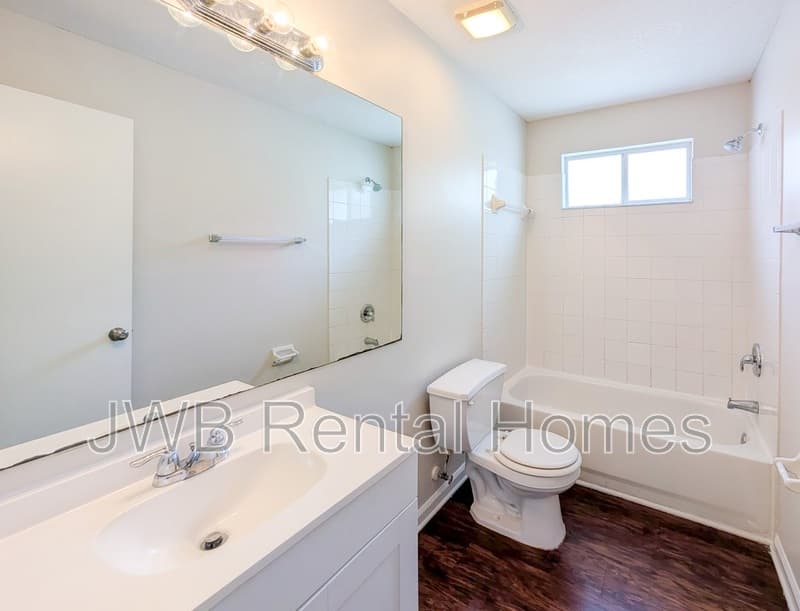 Atlantic Beach Townhome: 69 W 5th St