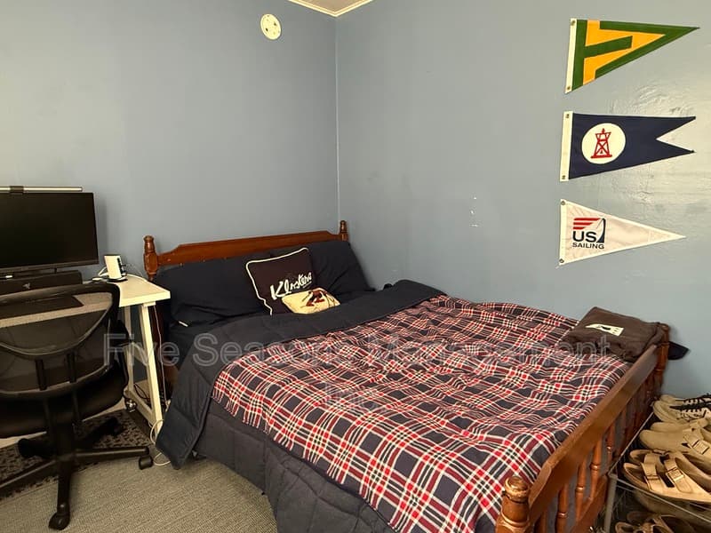 Burlington Condo: 14 Dans Court - 14