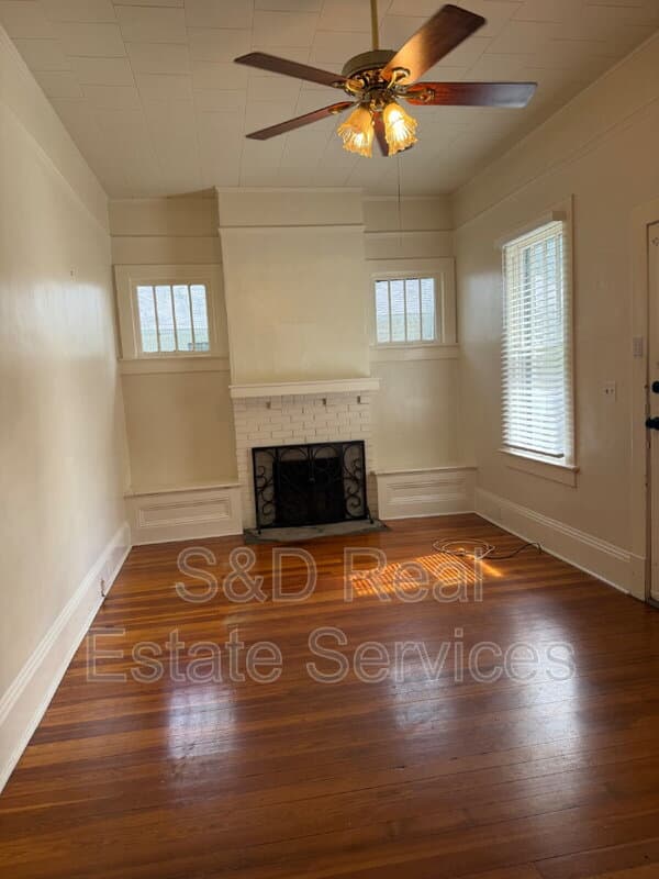 Bartow House: 340 W Stanley St