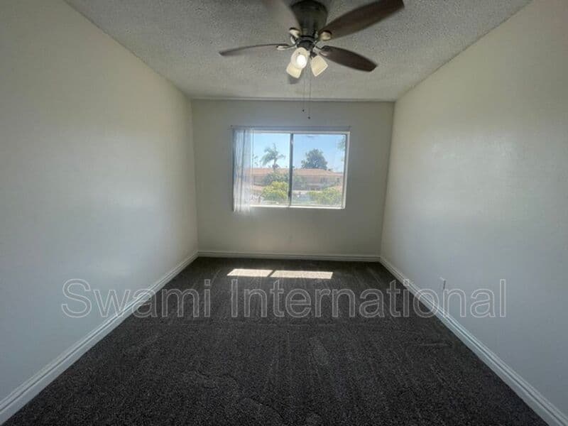 Inglewood Condo: 947 Myrtle Avenue
