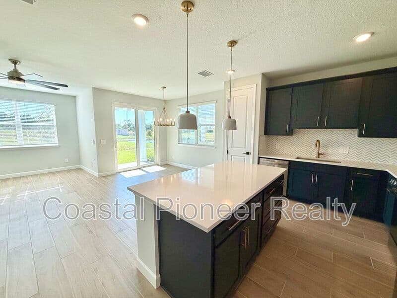 Tampa House: 7622 Deer Valley Cir