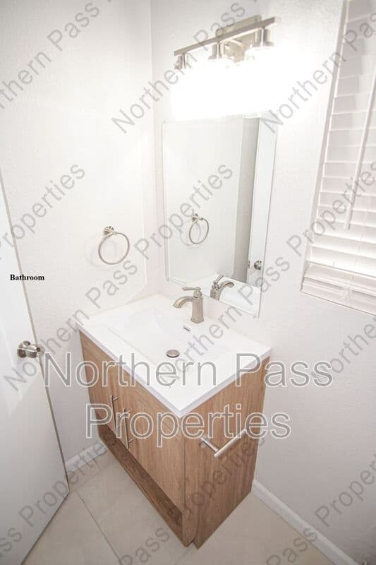 El Paso House: 4920 Alps