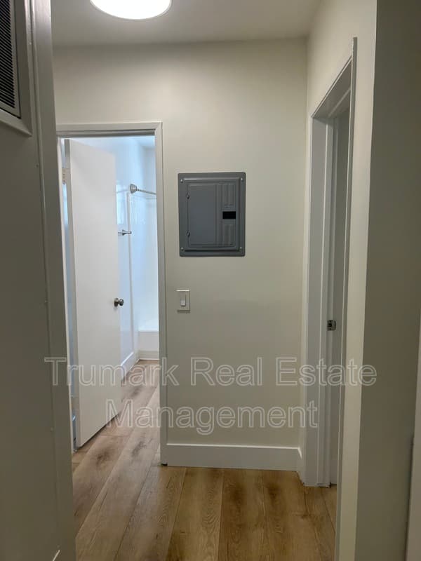 Glendale Condo: 1422 E Maple St