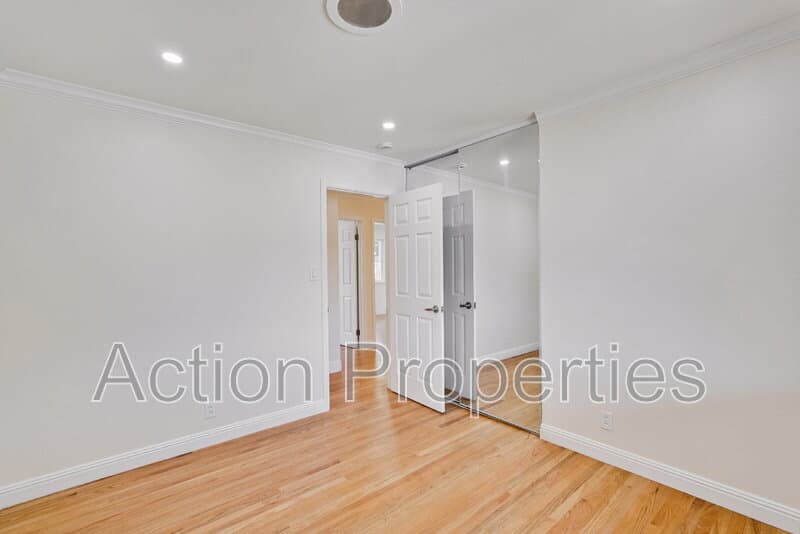 Mountain View House: 3426 Woodstock Lane