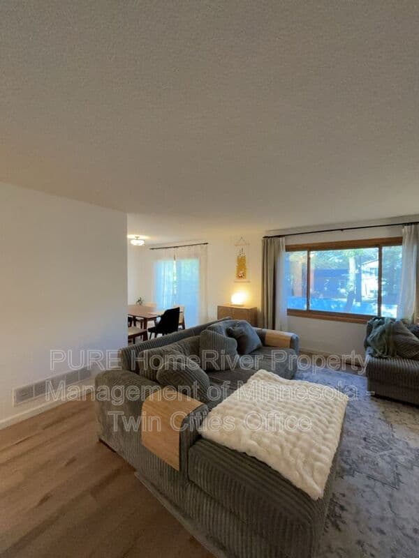 Coon Rapids House: 12394 Magnolia Cir Nw