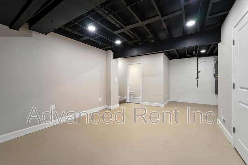 Nottingham Townhome: 1 Jack Pine Place