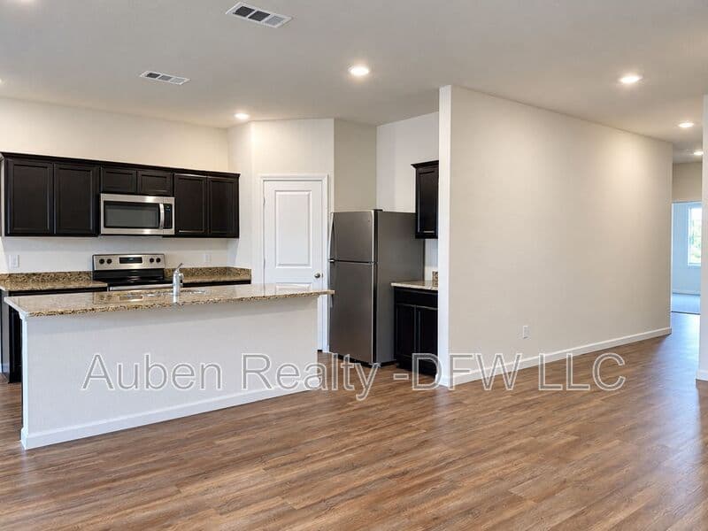Fort Worth House: 6525 Trident Court