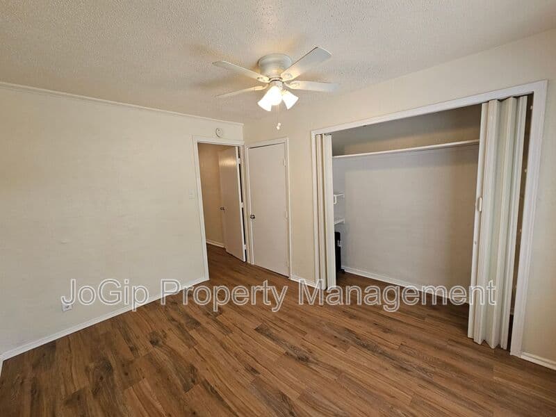 Dallas Condo: 6540 Hollis Ave