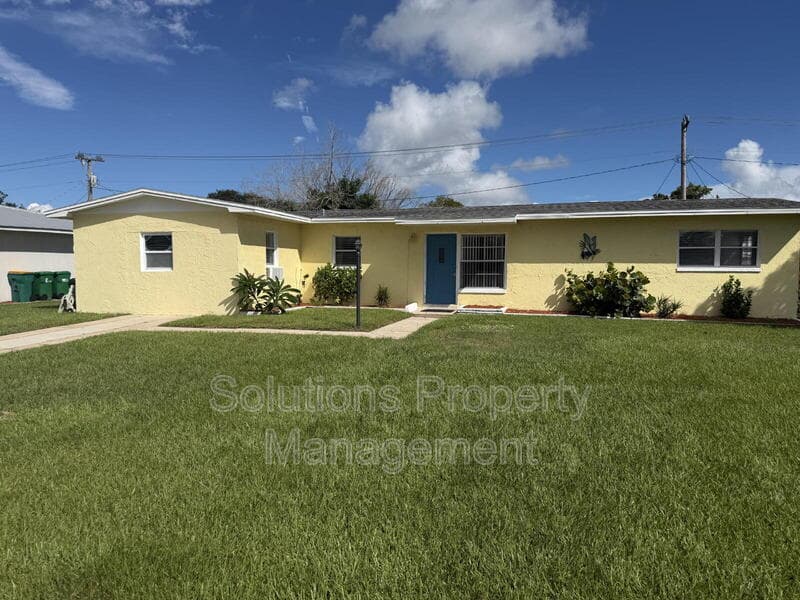 Merritt Island House: 510 Orange Ave