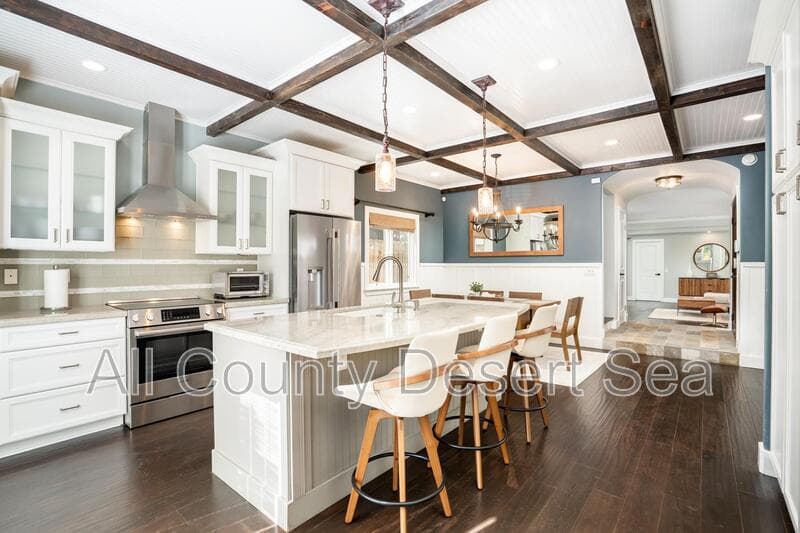 Huntington Beach House: 621 8th St