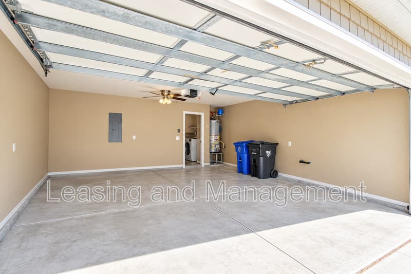 North Charleston House: 8811 Kellum Drive