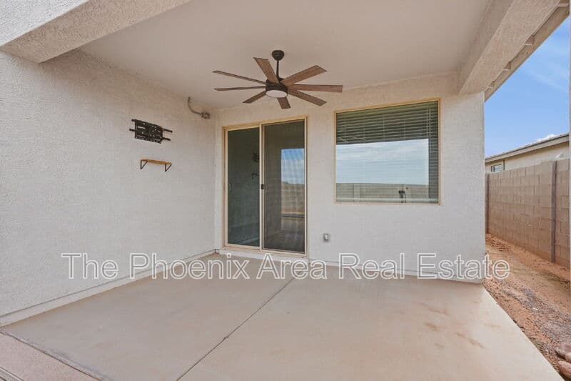 Maricopa House: 35786 W Santa Monica Ave