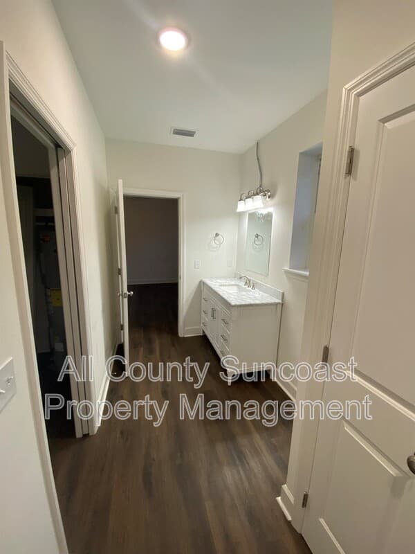 Monticello Condo: 170 E Dogwood St