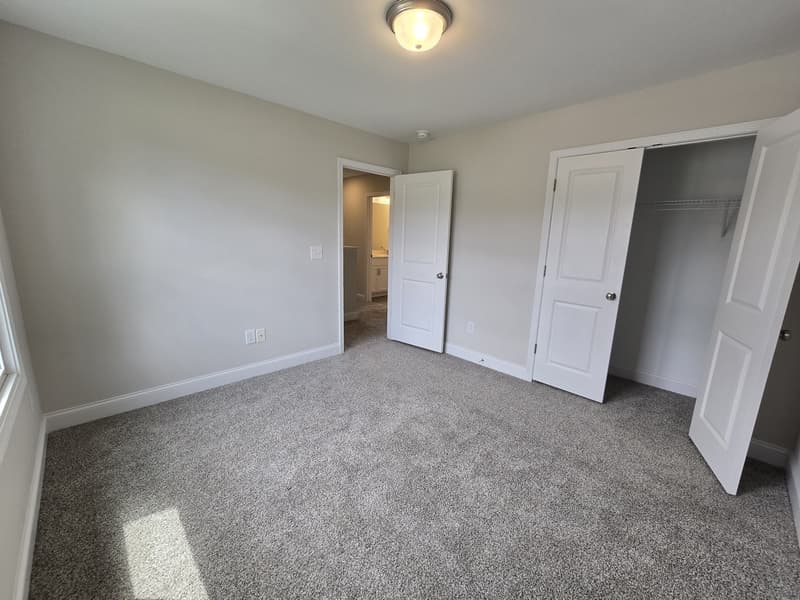 Smithfield House: 463 Jackson Pond Drive