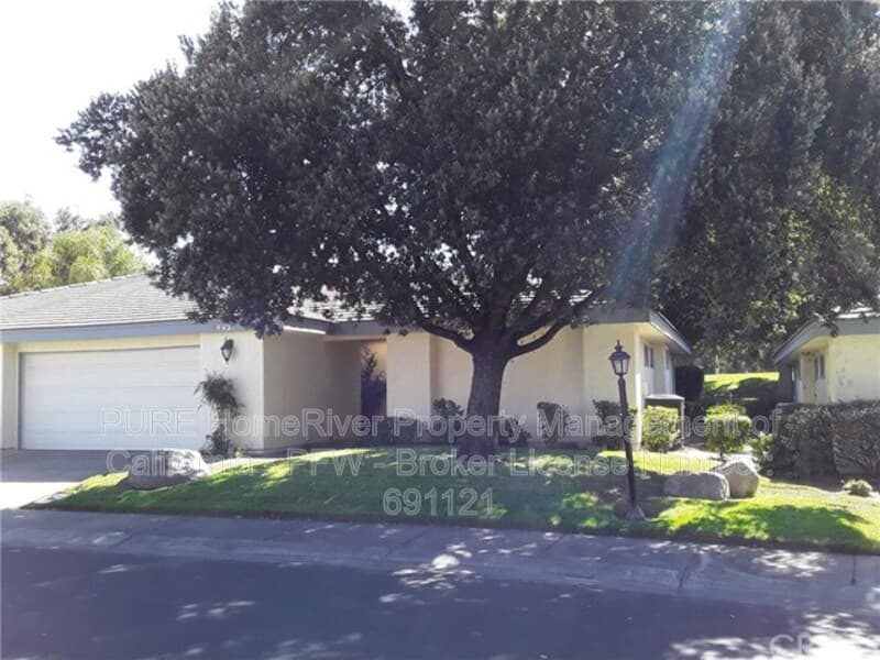 Murrieta House: 38421 Oaktree Loop