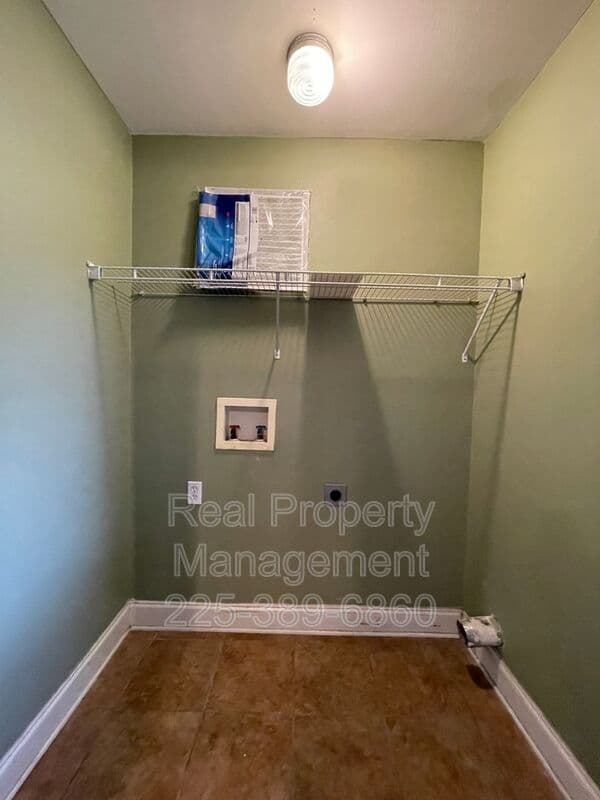 Walker Townhome: 13080 Burgess Ave.