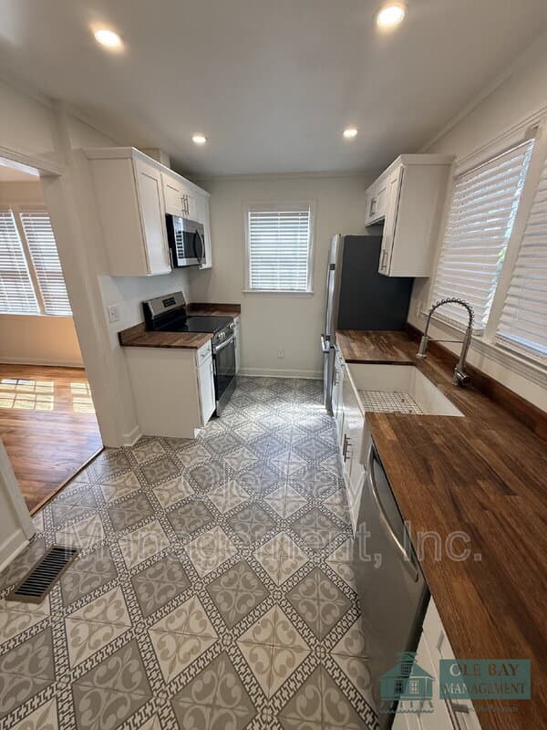 Mobile Condo: 1808 New Hamilton Street