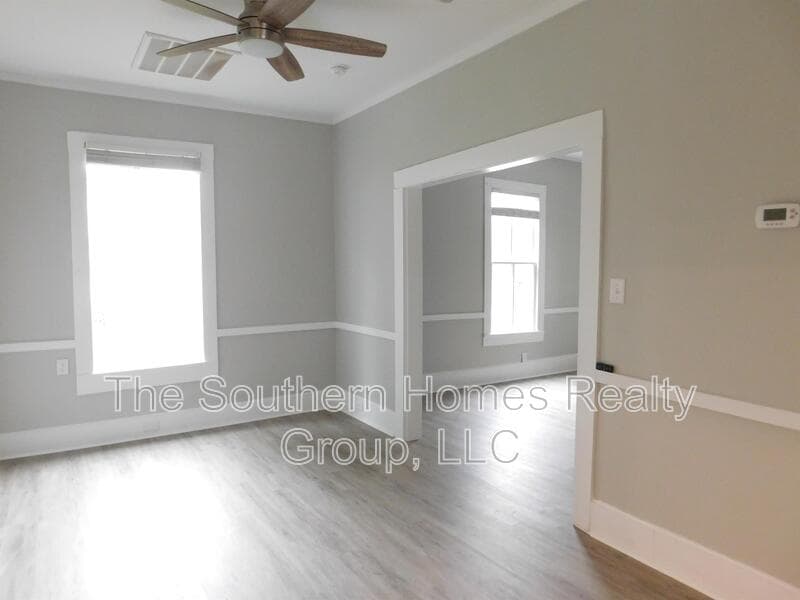 Athens House: 309 Glendale Avenue