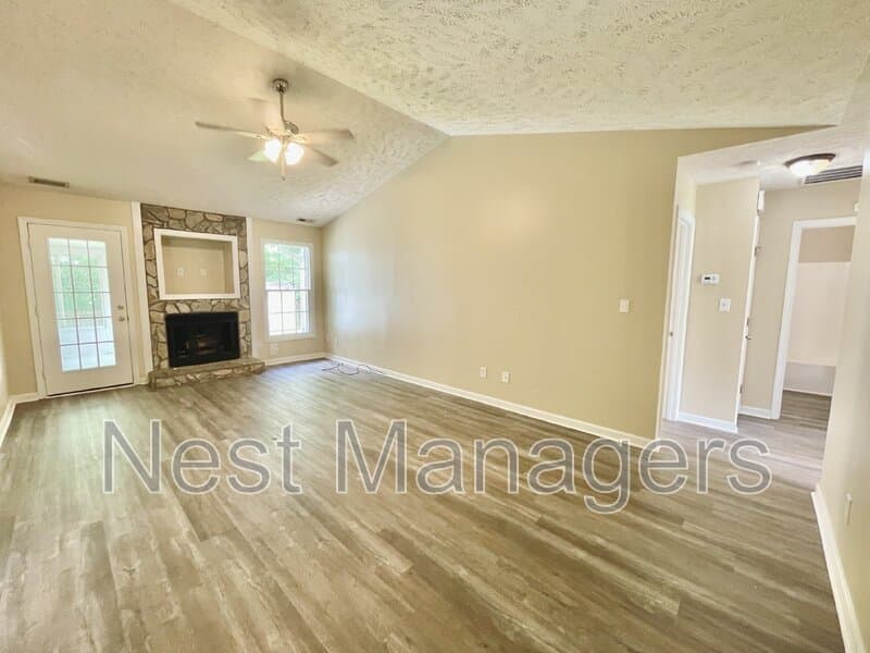 Fayetteville House: 9616 Gooden Drive