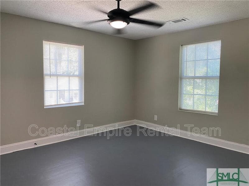 Savannah Condo: 1000 West 53rd Street - Lower Unit