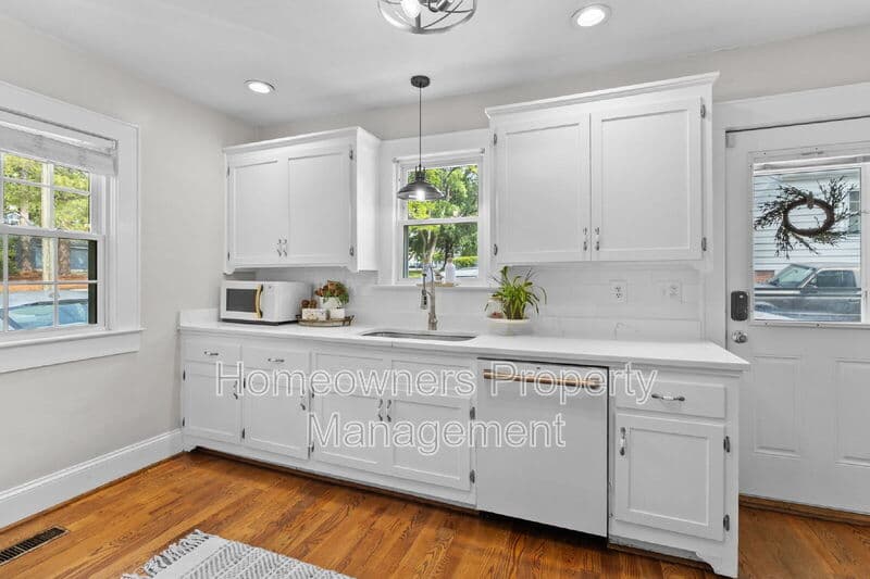Fayetteville House: 816 Winston Avenue