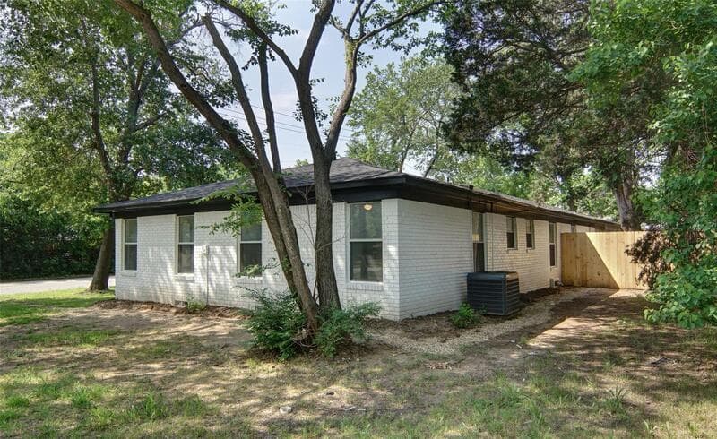 Terrell House: 619 9th St