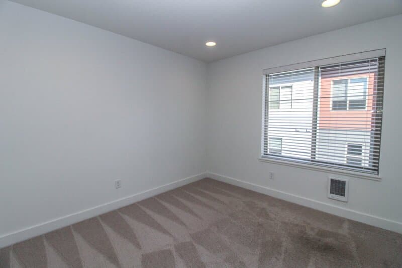 Kirkland Townhome: 11403 117th Ln NE