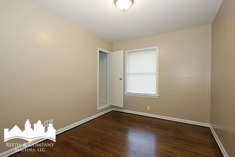 Memphis House: 1380 Rolling Hills Dr