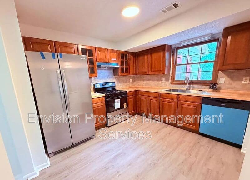 Jonesboro House: 702 Redland Drive
