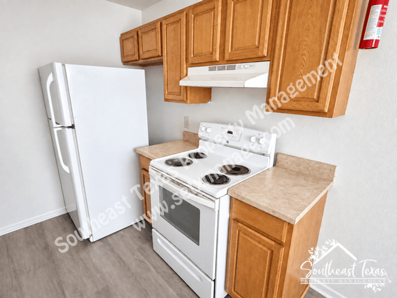 Kirbyville House: 1410 South Elizabeth Avenue