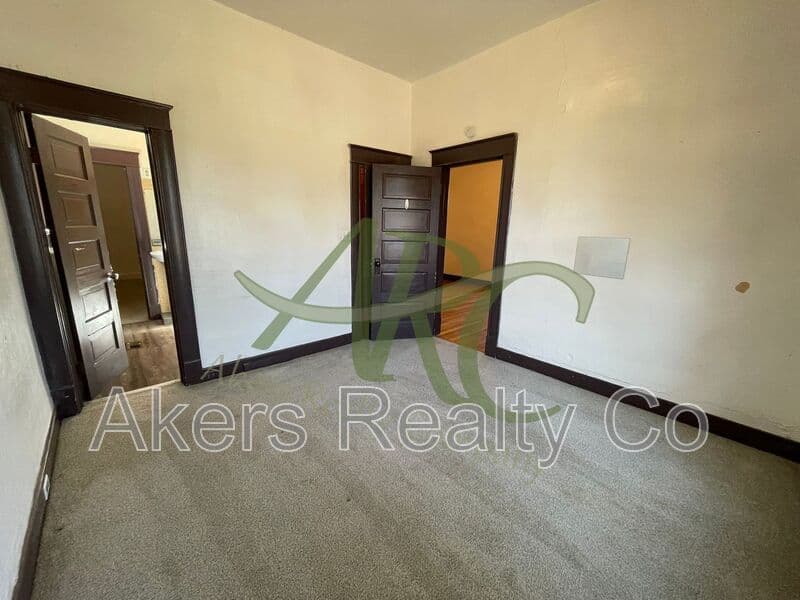 Pueblo House: 501 Van Buren St