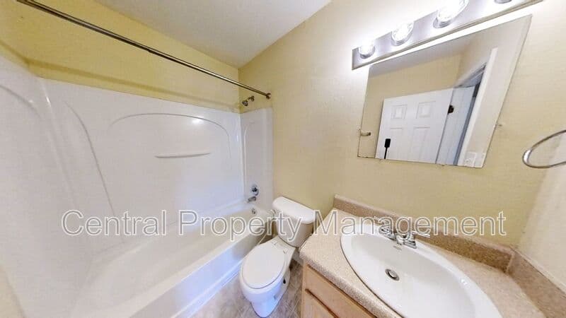 Simpsonville House: 108 Silverbrook Drive