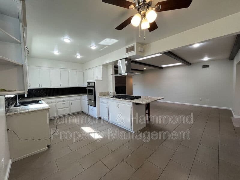 Granada Hills House: 16751 San Fernando Mission Blvd.