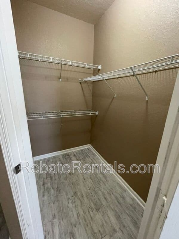 Jacksonville Condo: 8290 Gate Parkway W