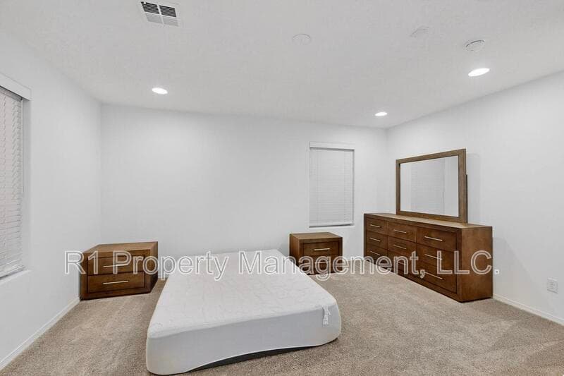 Rio Rancho House: 108 Hue Street