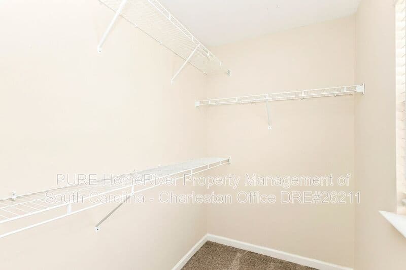 Goose Creek House: 160 Buchanan Cir