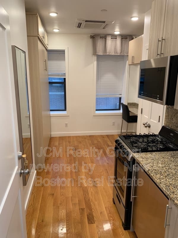 Chelsea Condo: 16 Fifth Street