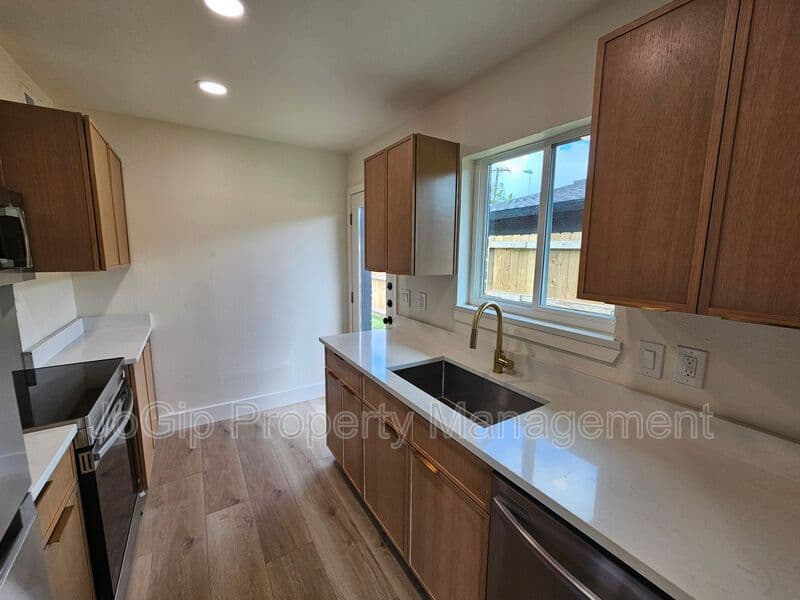 Plano Condo: 1725 R Avenue