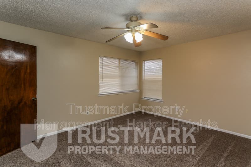 Killeen House: 1120 Royal Crest Dr
