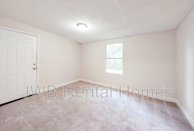 Jacksonville House: 3137 1st St W