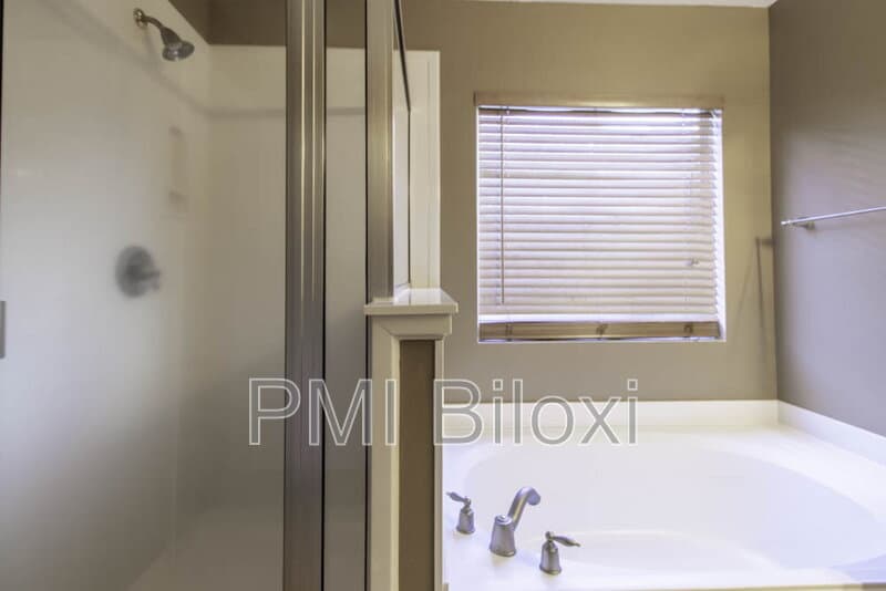 Gulfport House: 18026 Cypress Pointe Drive