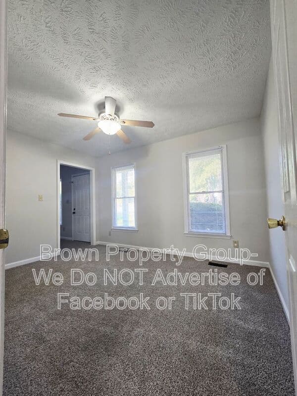 Raeford House: 202 Cobblestone Ct