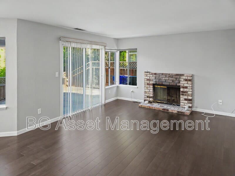 Richmond House: 3351 Parkgate Court