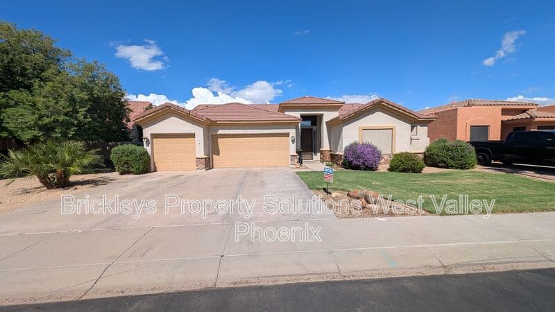 Goodyear House: 13354 W Palm Ln