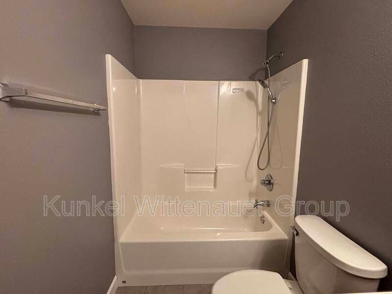 Mascoutah Condo: 704 E Fountain View