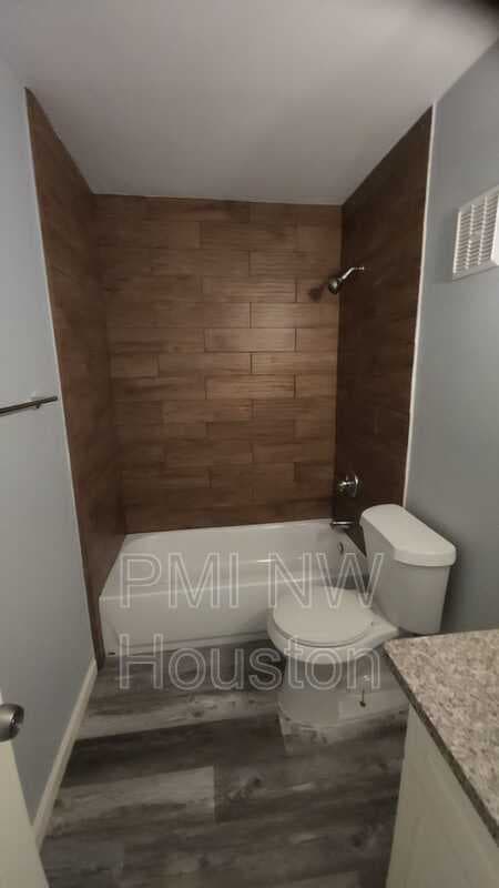 Houston Townhome: 2677 Gessner Rd