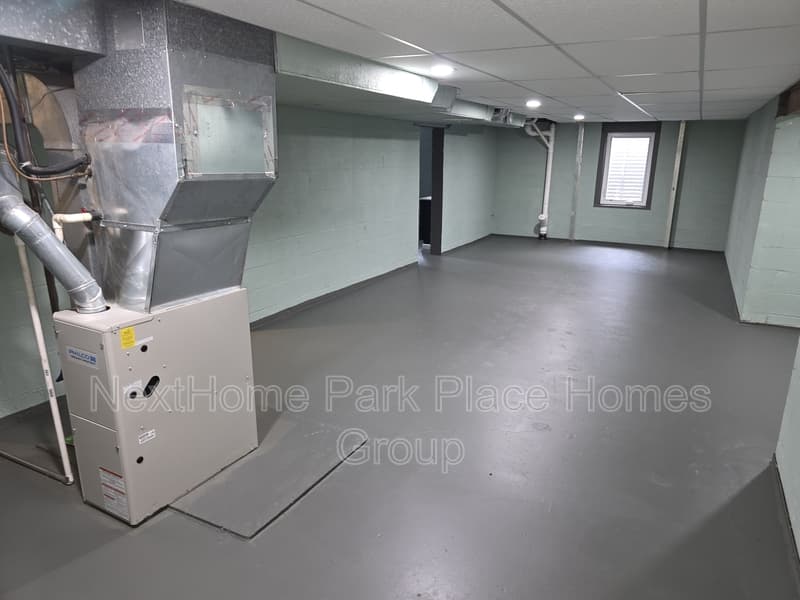 Midland House: 2908 Dartmouth Drive