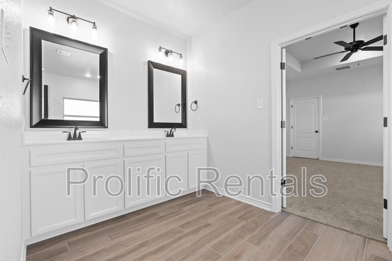 Killeen House: 507 Tooter Street