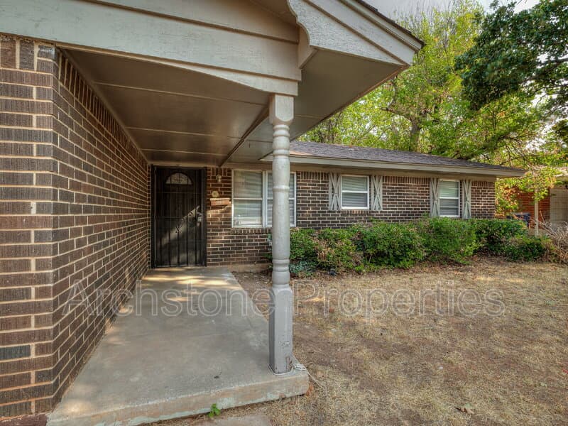 Midwest City House: 1309 Hickory Lane