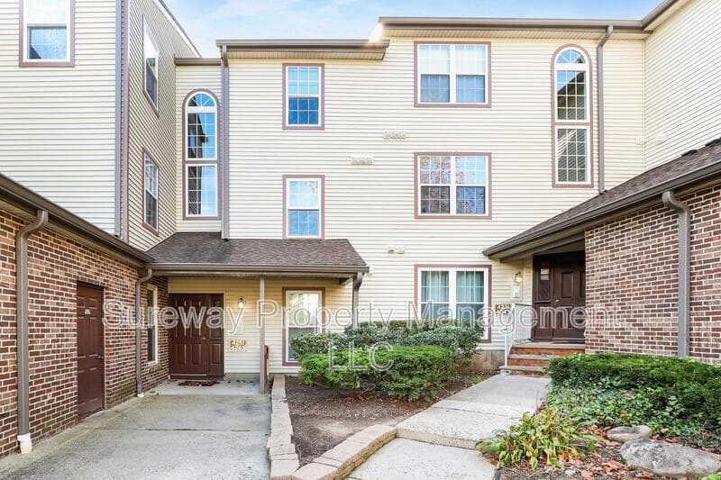 Monmouth Junction Condo: 4242 Bayberry Court